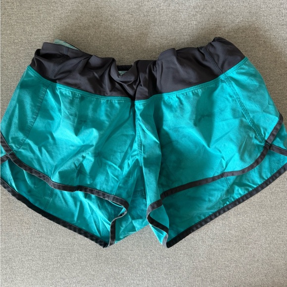 LULULEMON speed up low rise shorts - Picture 1 of 4
